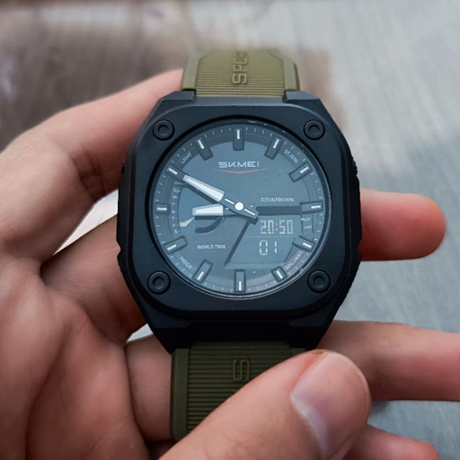 نظرات ساعت عقربه ای مردانه