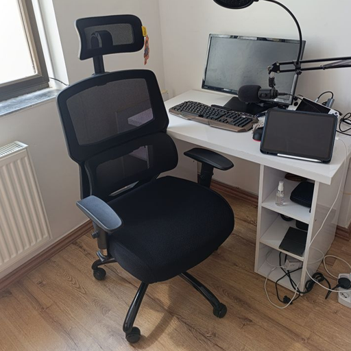 نظرات صندلی اداری